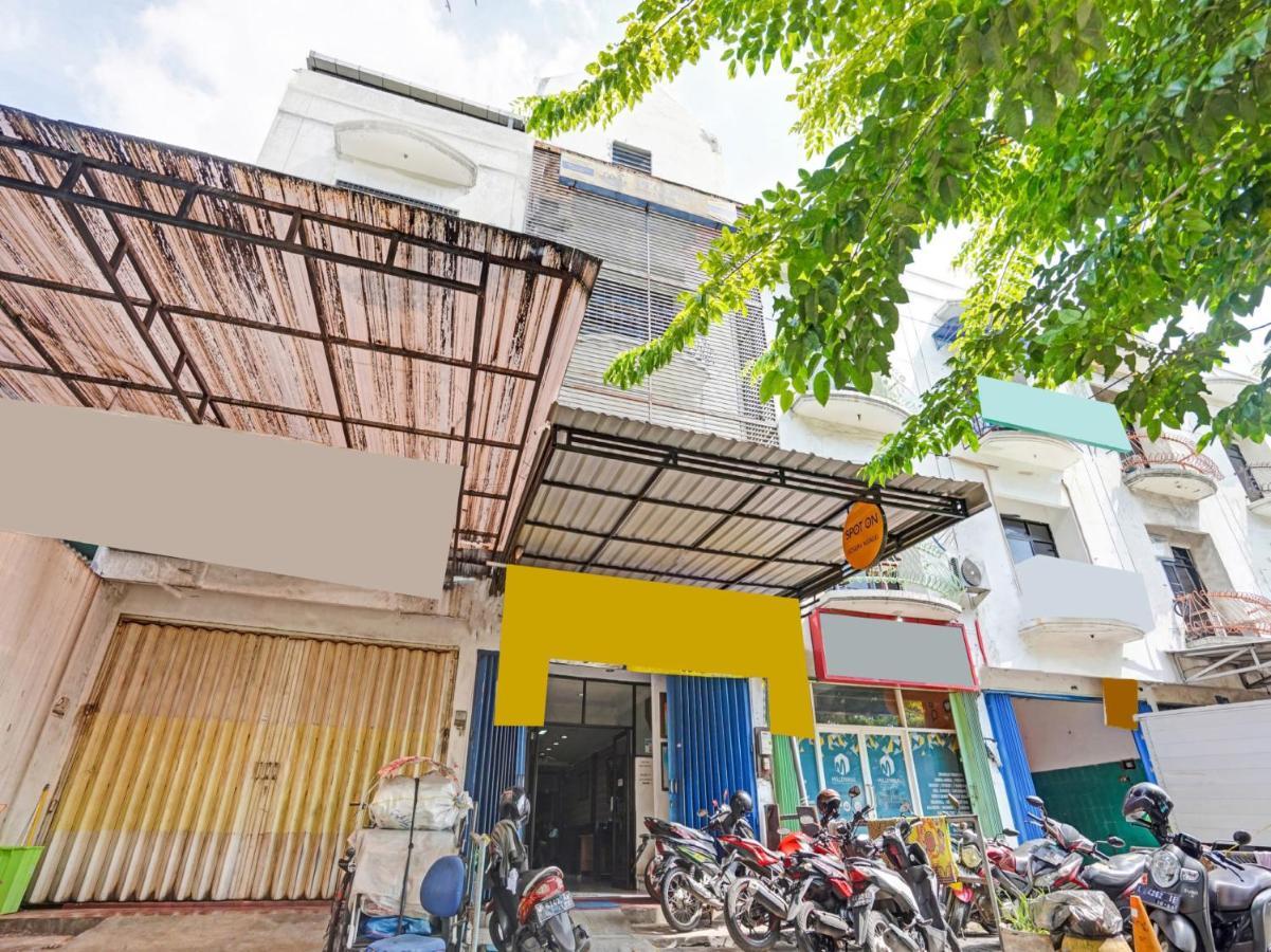 Oyo 90403 Gosepa Ngagel Hotel Surabaya Exterior photo