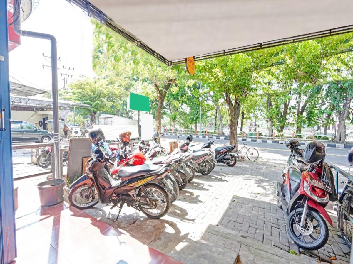 Oyo 90403 Gosepa Ngagel Hotel Surabaya Exterior photo