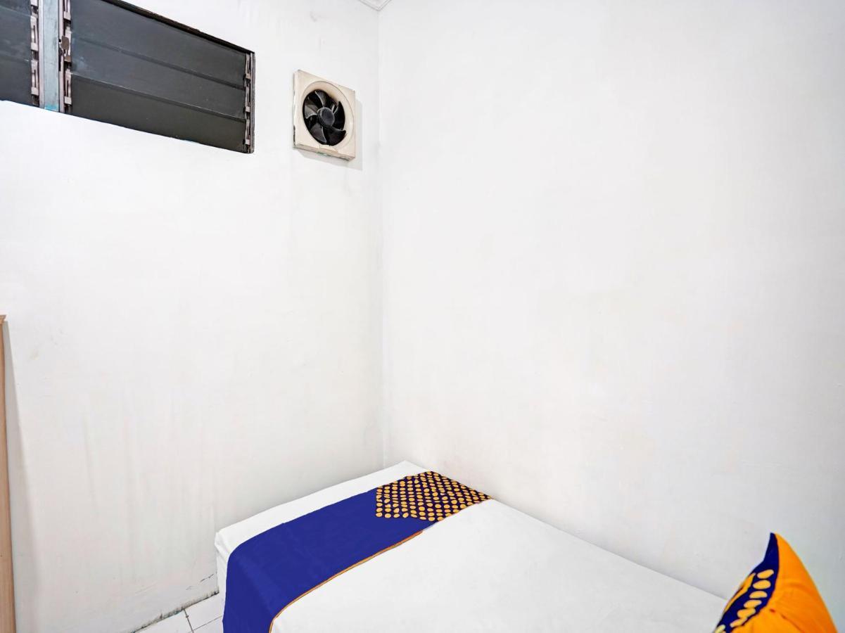 Oyo 90403 Gosepa Ngagel Hotel Surabaya Exterior photo